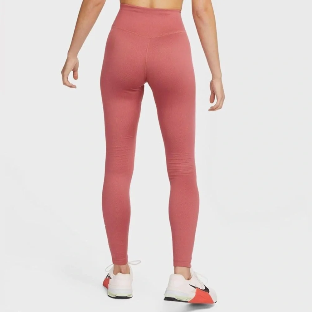 Nike therma fit